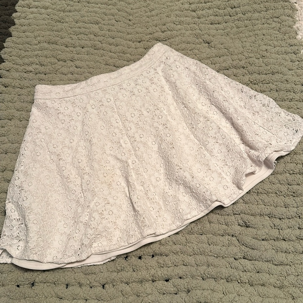 Dainty White Floral Skirt